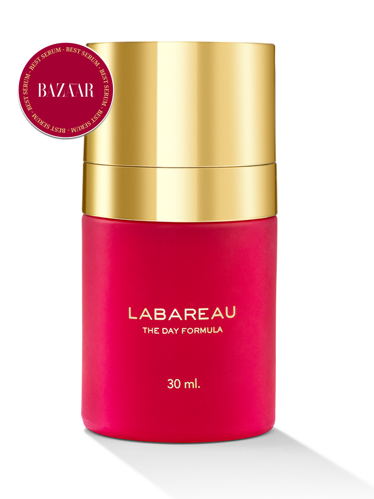 The Labareau Day Formula reduces the size of wrinkles and fine lines, as well as the size and appearance of pores.